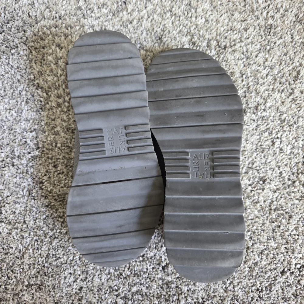 Naturalizer Women's Nash Flyknit‎ Wide Sneaker Metallic Charcoal Gray Size 7.5W - Picture 7 of 8